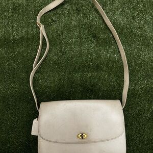Elegant Cream Shoulder Bag